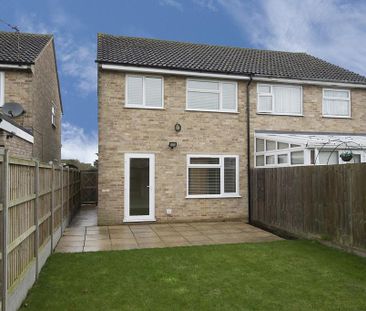 3 bedroom semi-detached house to rent - Photo 6