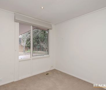 39 Barnet Close, Phillip ACT 2606 - House For Rent | Domain - Photo 4