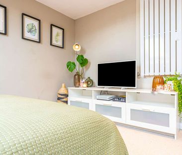 UK Award Winning, exceptionally high standard, design-led, immacula... - Photo 5
