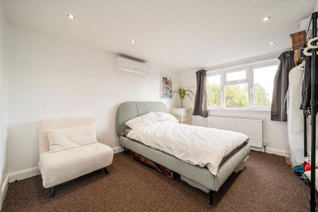 6 bedroom semi-detached house to rent - Photo 5