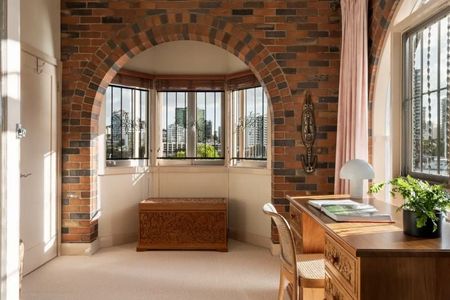 Breathtaking 1935 Tudor-style Residence - Photo 4