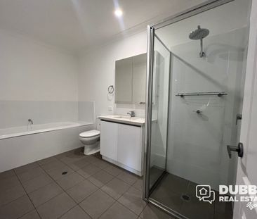 SPACIOUS TWO BEDROOM HOME IN LAKEVIEW ESTATE - Photo 3