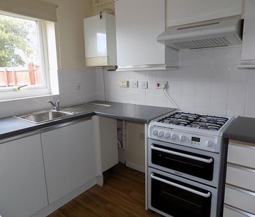 2 bedroom end of terrace house to rent - Photo 1