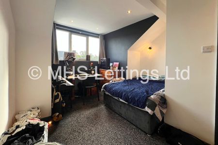 5 Bedroom Mid Terraced House for rent in Ashville Avenue - Photo 4