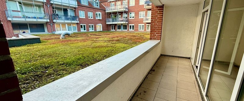 Großzügige 2-Zimmer-Wohnung mit Loggia und Tiefgaragenstellplatz in Neustadt / Frisch renoviert! - Foto 1