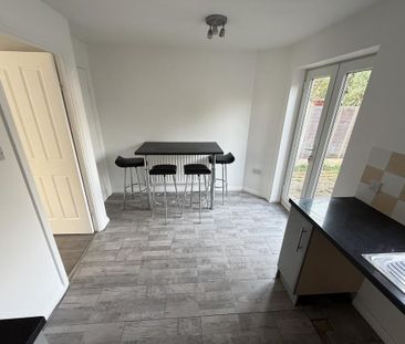 2 bedroom semi-detached house to rent - Photo 6