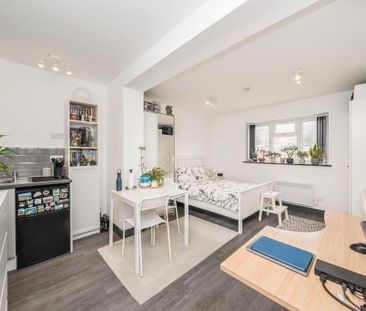 Studio to rent - Photo 1