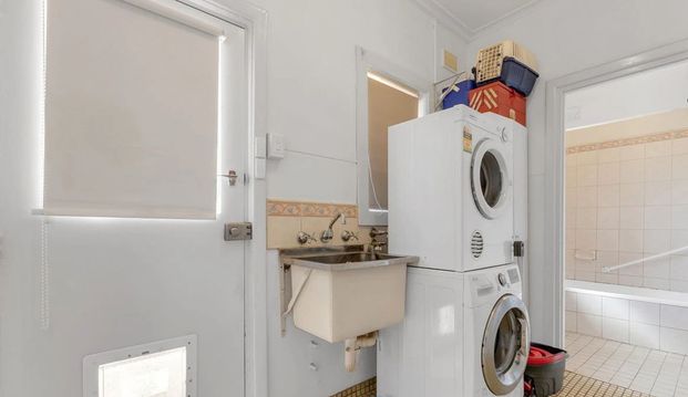 Comfortable Family Home - Photo 1