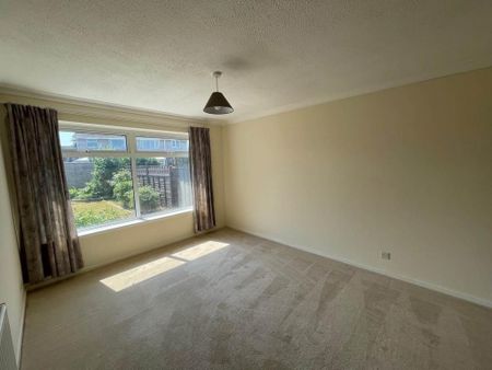 2 bedroom semi-detached bungalow to rent - Photo 3