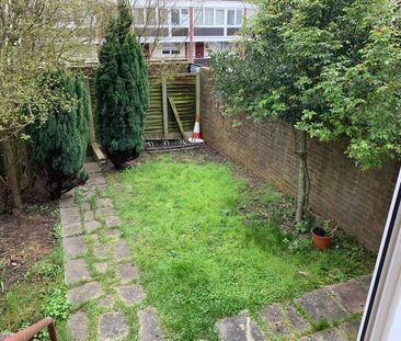 Room in a Shared Flat, Sherfield Gardens, SW15 - Photo 3