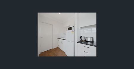 MODERN, FULLY FURNISHED, STUDIO APARTMENT - Photo 5