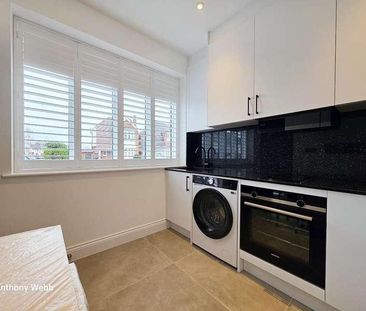 Burleigh Gardens, Southgate, N14 - Photo 4