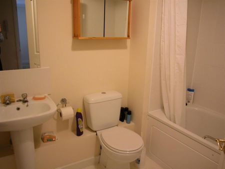 1 bedroom apartment to rent - Photo 4