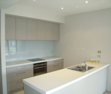 6 Saracen Avenue, Northwood - Photo 5