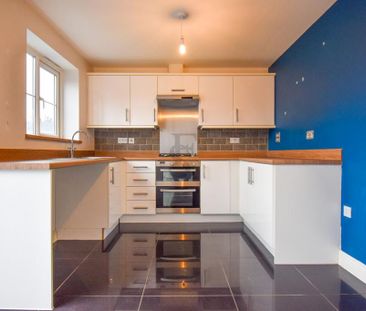 3 bedroom semi-detached house to rent - Photo 5