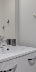 ROSES Roommate 4 Bedrooms at Lyon 8e - Photo 4