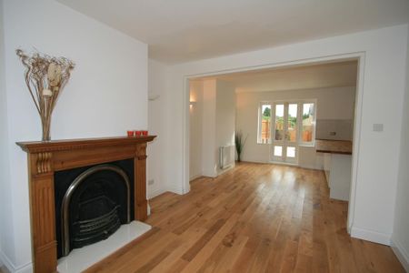 3 bedroom semi-detached house to rent - Photo 2