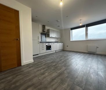 2 bedroom flat to rent - Photo 2