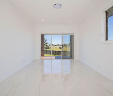 Brand New, Split Level 3 bedroom with Beautiful Views! - Photo 5