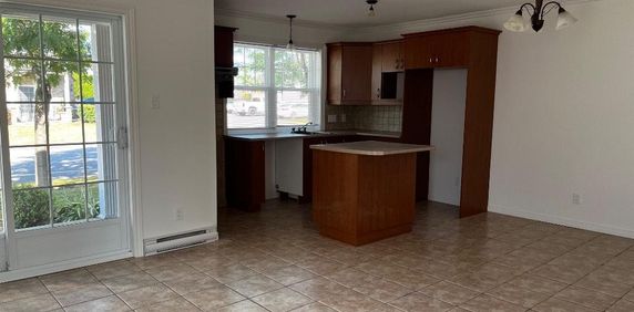 3½ de finition supérieure pour personne seule semi-retraité, retraité - Photo 2