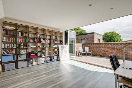 5 Bedroom House To Let - Photo 3