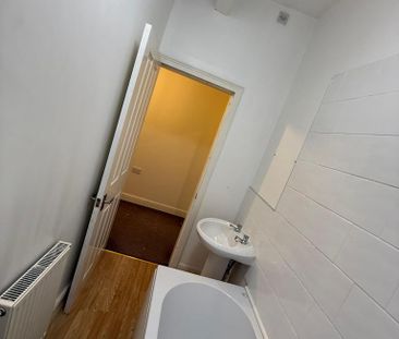 2 bedroom semi-detached house to rent - Photo 5