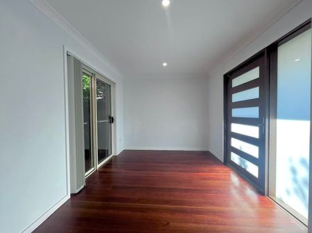 Welcoming North Facing Four Bedder double storey family home in the heart of Eastwood - Photo 4
