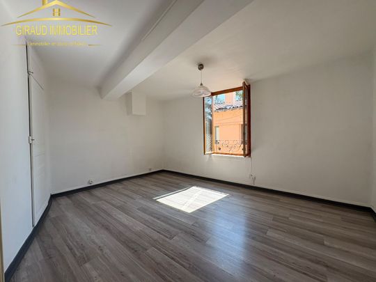 Location Appartement 3 pièces 54m² CHARLIEU 42190 - Photo 1