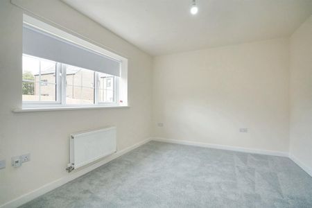 2 bedroom semi-detached house to rent - Photo 4