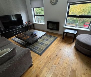 2 bedroom flat to rent - Photo 2