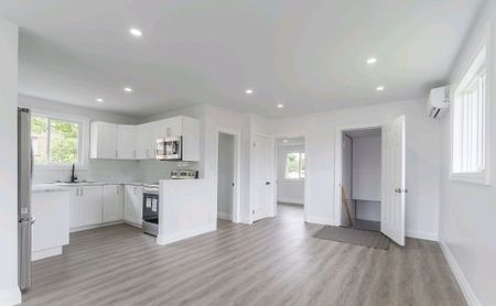 For Lease - 825 Cameron Street, Peterborough, Ontario - Photo 4