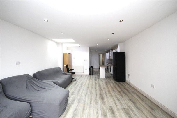2 bedroom maisonette to rent - Photo 1