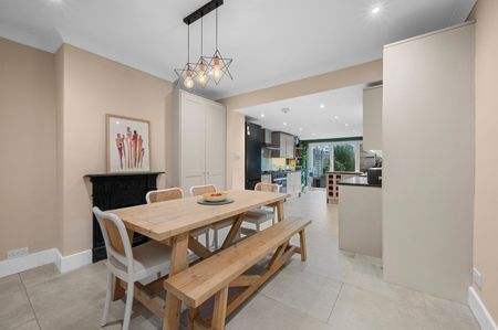 Albany Road, Hersham, KT12 - Photo 3