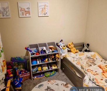 3 bedroom semi-detached house to rent - Photo 2