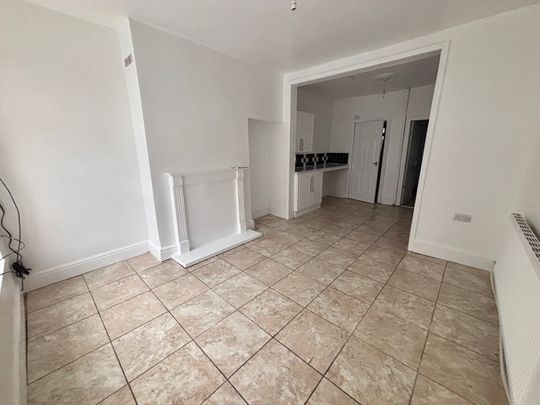 Hull, Avenue Crescent - Photo 1