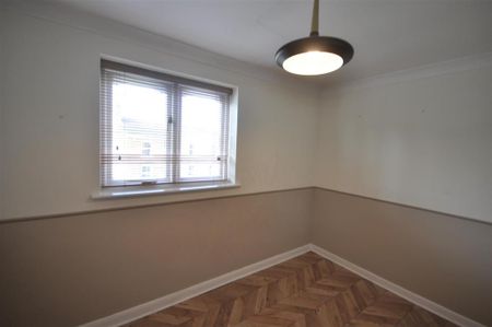 2 bedroom semi-detached house to rent - Photo 4