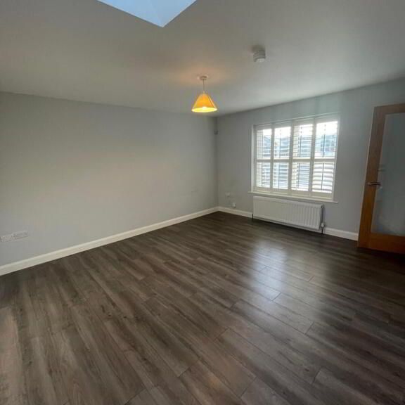 7 Newtownbreda Grove, Belfast, BT8 6BP - Photo 1