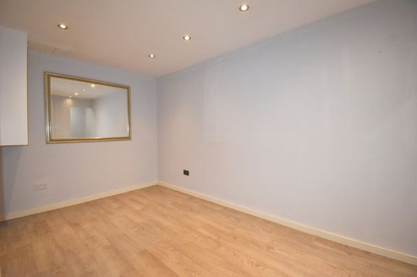 Silver Tree Close, Walton-on-Thames, KT12 - Photo 1