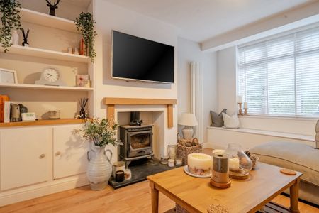 5 bedroom detached house to rent - Photo 3