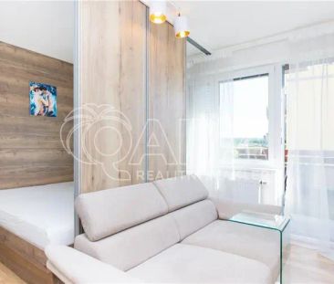 Pronájem moderního bytu 1+kk s předzahrádkou, Praha 15 Hostivař - Fotografie 6