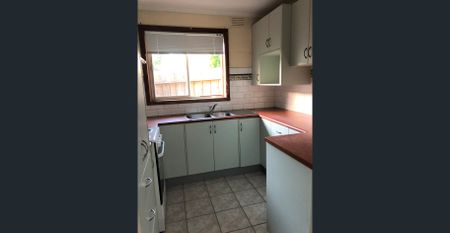 Close to Mitcham Station - Photo 4