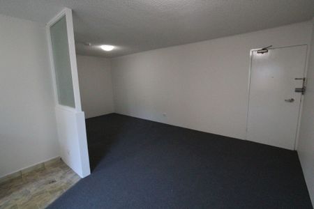 Updated 2 Bedroom Unit in Central Location - Photo 5