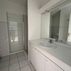 Location Appartement 1 pièce 27m² - Photo 2