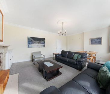 3 bedroom flat to rent - Photo 3