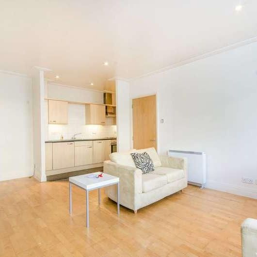 Drayton Park, Highbury, N5 - Photo 1