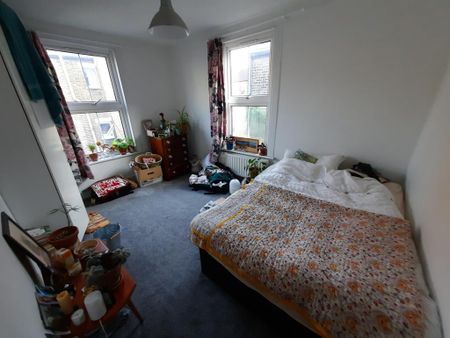 2 bedroom flat to rent - Photo 3