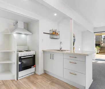 Cute and Central in Hillsborough. - Photo 3