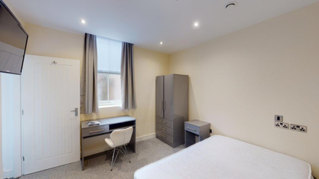 5 bedroom flat to rent - Photo 4