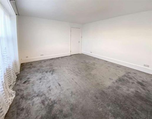 Wellington Square, Hastings, TN34 - Photo 1