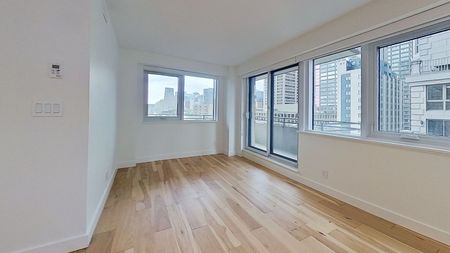3460 Peel Street - Photo 2